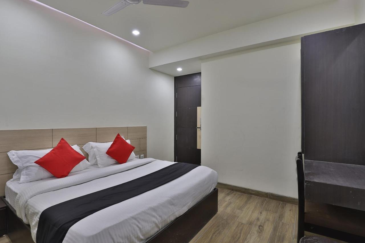 Gāndhīdhām Capital O 41581 Hiriz Hotel מראה חיצוני תמונה