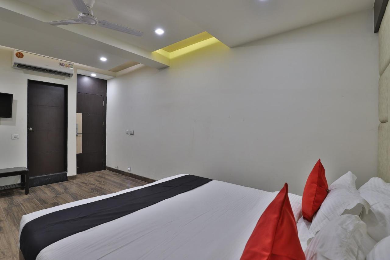 Gāndhīdhām Capital O 41581 Hiriz Hotel מראה חיצוני תמונה